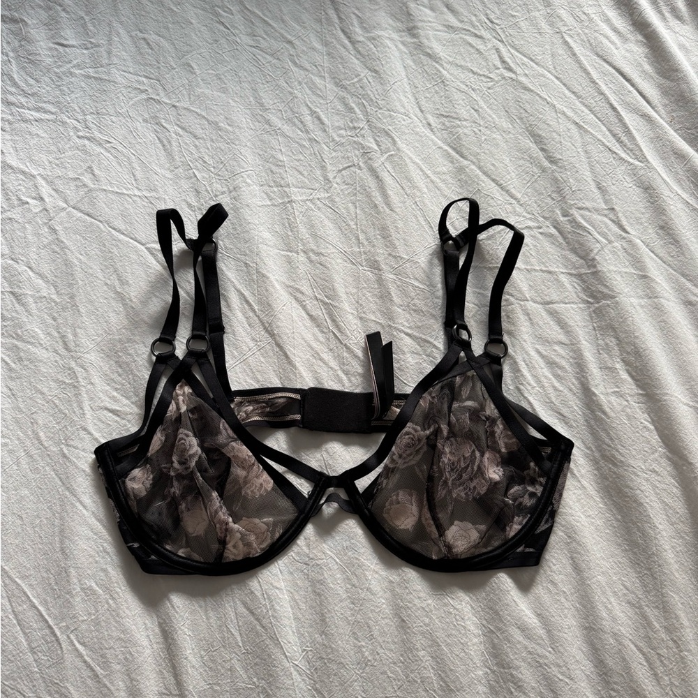 NWOT Victoria Secret Strappy Bra